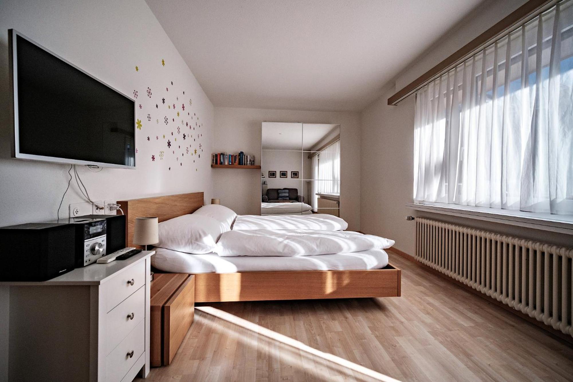 Paradies 212 Apartemen